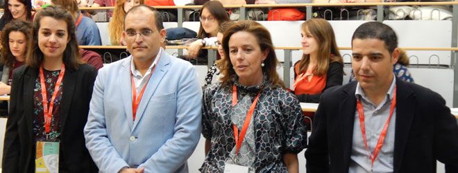 Beatriz Atienza, moderadora; José Luis Barranco, epidemiólogo del Hospital Universitario Reina Sofía; Silvia Martínez-Diz, investigadora; y José Manuel Rumbao, coordinador de la Unidad de Infectología Pediátrica del Hospital Universitario Reina Sofía de Córdoba.