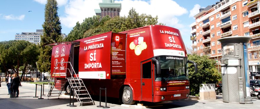 Autobús para la campaña de concienciación bajo el lema 'La próstata sí importa'.