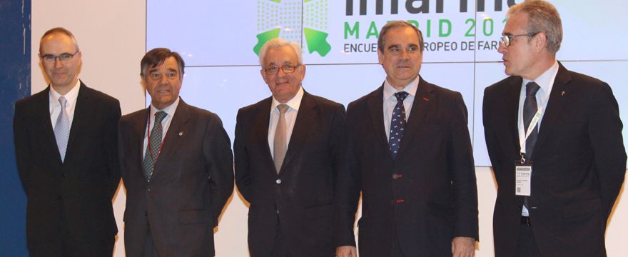 Óscar López, vocal de Oficina de Farmacia del Colegio de Farmacéuticos de Madrid; Luis González, presidente de la entidad colegial; Jesús Sánchez Martos, consejero de Sanidad de Madrid; Jesús Aguirre, presidente del Consejo General de Farmacéuticos, y Jordi de Dalmases, presidente del Colegio de Farmacéuticos de Barcelona.