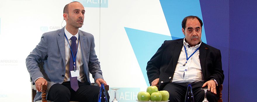 El director general de Sanitaria 2000, Ricardo López, ha dado paso a la intervención de Javier Guijarro para clausurar el IV Encuentro Global de Ingeniería Hospitalaria.