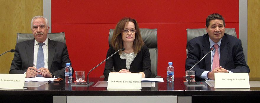 Antonio Alemany, subdirector gerente del Hospital Clínico San Carlos de Madrid; Marta Sánchez-Celaya, gerente asistencial de Atención Primaria de la Comunidad de Madrid; y Joaquín Estévez, presidente de la Sociedad Española de Directivos de la Salud (Sedisa).