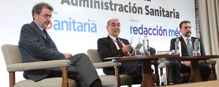 Modoaldo Garrido, vicepresidente de la Sociedad Española de Directivos de la Salud (Sedisa), José Martínez Olmos, portavoz de Sanidad del PSOE en el Senado y Jorge Aboal, director general de Asistencia Sanitaria del Servicio Gallego de Salud (Sergas).