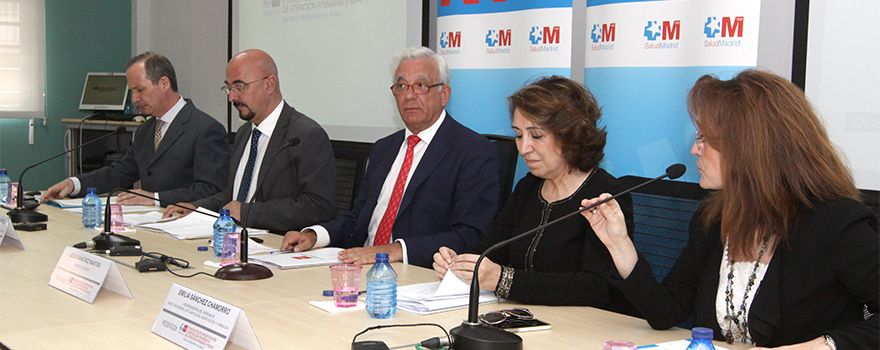 Tomás Gómez, presidente del patronato de la Fiibap; César Pascual, director general de coordinación de la asistencia sanitaria; Jesús Sánchez Martos, consejero de Sanidad; Emilia Sánchez Chamorro, directora de Planificación, Investigación y Formación de la Comunidad de Madrid, y Marta Sánchez-Celaya, gerente de Atención Primaria del Sermas.