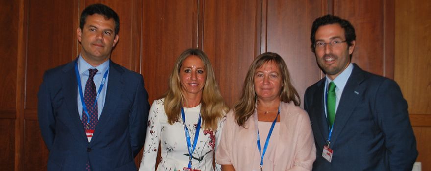 David Cantarero; Beatriz Perales, de Roche; Mercedes Martínez, del Ministerio de Sanidad, y Joaquín Rodrigo, del Ministerio de Sanidad.