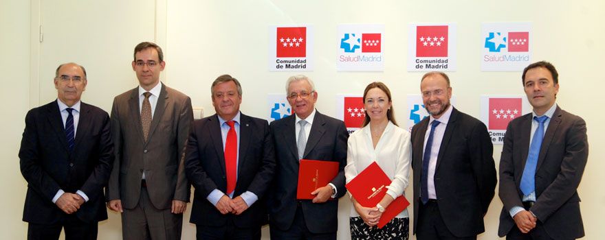 Alberto Pardo, subdirector de Calidad de la Consejería de Sanidad de la Comunidad de Madrid; Luis Javier Fernández, secreterio general técnico; Julio Ancochea, vocal de la Junta Directiva de Inidress; Jesús Sánchez Martos, consejero de Sanidad de la Comunidad de Madrid; Virginia Donado-Mazarrón, presidenta de Inidress; Julio Zarco, director general de Coordinación de la Atención al Ciudadano y Humanización de la Asistencia Sanitaria; e Ismael Sánchez, director ejecutivo de Inidress.