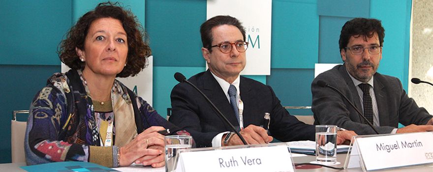  Ruth Vera, Miguel Martín y César A. Rodríguez, durante la presentación a los medios de los contenidos del Congreso.
