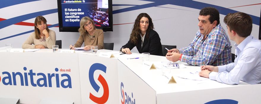 Ana Pastor, Pilar de Lucas, Laura Díez, Suso Fernández y Alejandro Iñarra en un momento del debate. 