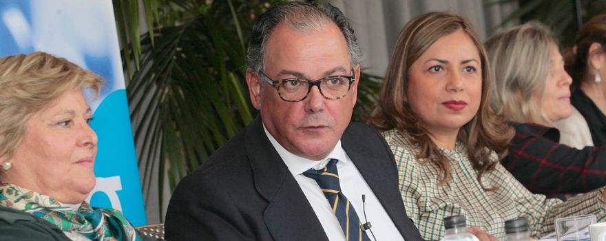Amalia Avilés, directora técnica y de Regulatory Affairs de Aeseg; Ángel Luis Rodríguez de la Cuerda, y Marisol Atencio, coordinadora de Comunicación y Relaciones Institucionales de la patronal.