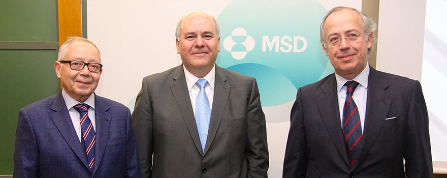 Julio Sánchez Fierro; Ángel Fernández, director general de MSD en España, y Francisco Iniesta, director del campus del IESE en Madrid. 