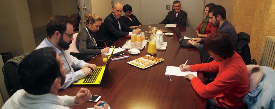 Un instante del encuertro celebrado con la prensa especializada por Adefarma.