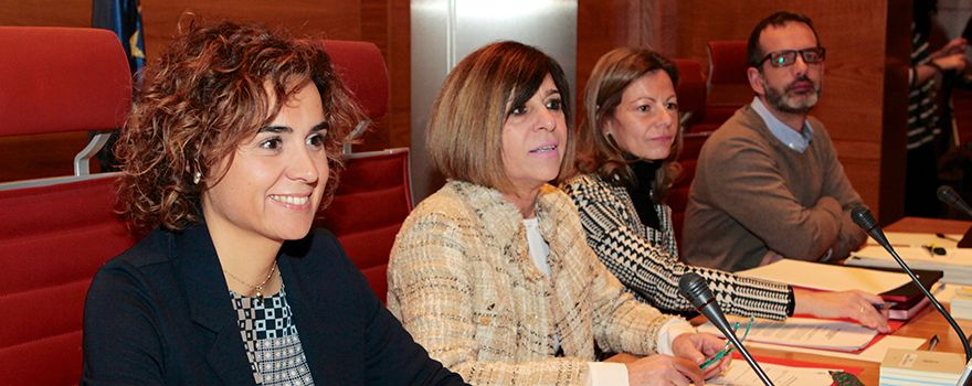 La ministra de Sanidad, Dolors Montserrat, durante su presentación en la Comisión de Sanidad del Senado.
