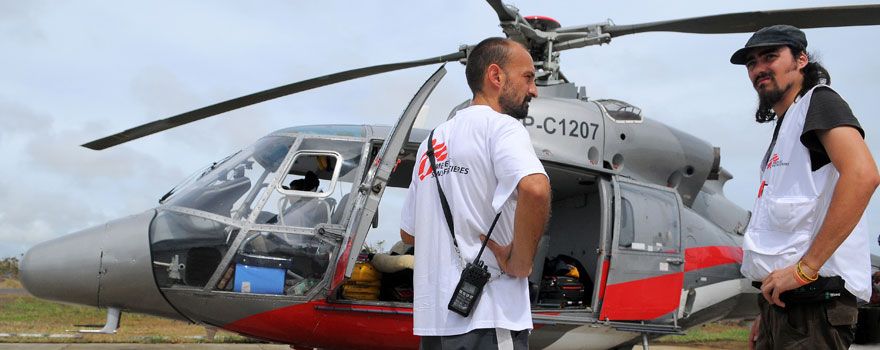 Parte del equipo de expedición que acompaña a los ingenieros. Fuente: Médicos Sin Fronteras.