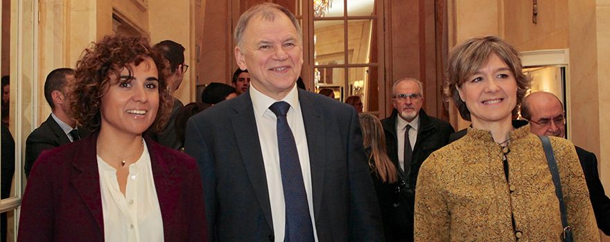 La ministra Dolors Montserrat, el comisario europeo Andriukaitis y la ministra de Agricultura y Pesca, Alimentación y Medio Ambiente, Isabel García Tejerina. 