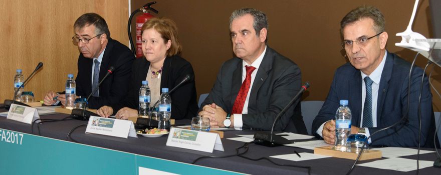Teodomiro Hidalgo, vocal nacional de Oficina de Farmacia; Carmen Mijimolle, vocal nacional de Ortopedia; Jesús Aguilar, presidente del Consejo General de Farmacéuticos, y Manuel Ángel Galván, vocal nacional de Óptica.