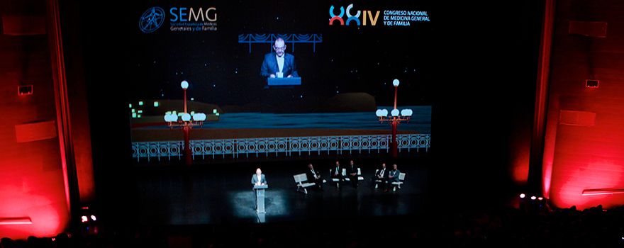 Aspecto de la sala durante un momento del acto de inauguración del  XXIV edición del Congreso Nacional de Medicina General y de Familia.