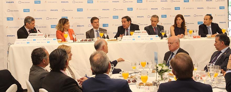 Imagen durante el desayuno.
