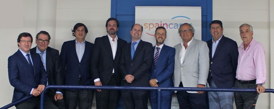 Foto de familia de la nueva Junta Directiva de Spaincares. 