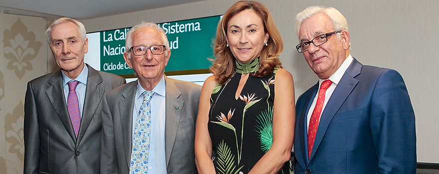 Esteban Ímaz, secretario de PSN; Alfredo Milazzo, presidente de la Fundación Ad Qualitatem; María Martín, consejera de Salud de La Rioja, y Jesús Sánchez Martos, consejero de Sanidad de Madrid.