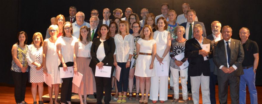 Foto de grupo con los homenajeados