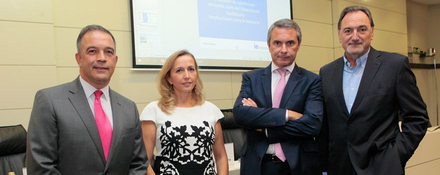 Luis Truchado, socio de la práctica Life Sciences de Odgers Berndtson Iberia; María Vila, vicepresidenta de Medtronic para España y Portugal; Máximo Gómez, general manager de Johnson & Johnson Vision Iberia y Javier Ellena, presidente de España, Portugal y Grecia de Lilly. 