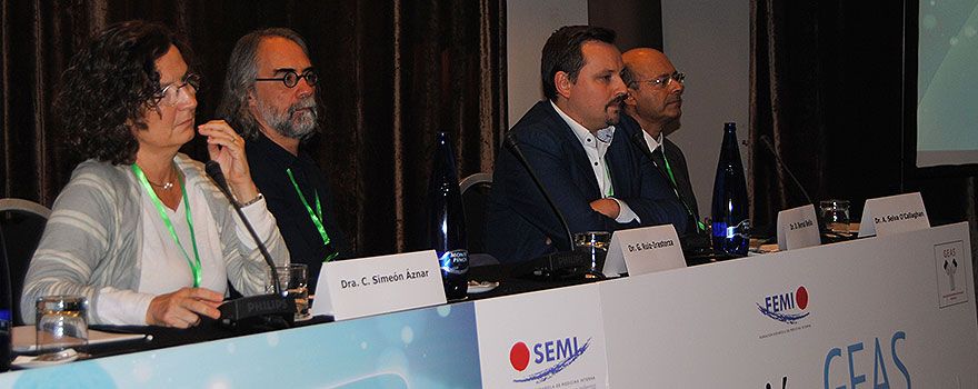 Carmen Pilar, Guillermo Ruiz-Irastorza, David Bernal (moderador) y Albert Selva. 