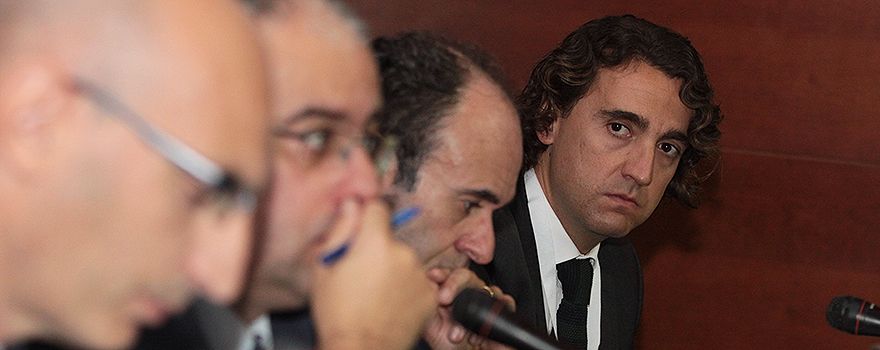 Un momento del dabate sobre la contratación en el sector público y privado.