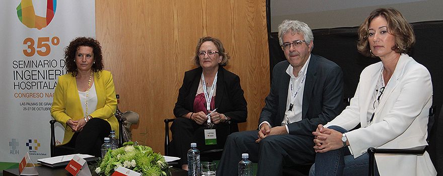 Josefa Cantero, profesora titular de Derecho Administrativo de la Universidad de Castilla-La Mancha; Isabel Marín, presidenta de SESA; Justo García, consultor de Lolagua SL; y Macrina Mº Martín, jefa de Sección de Programas Ambientales del Servicio de Sanidad Ambiental de la Dirección General de Salud Pública.