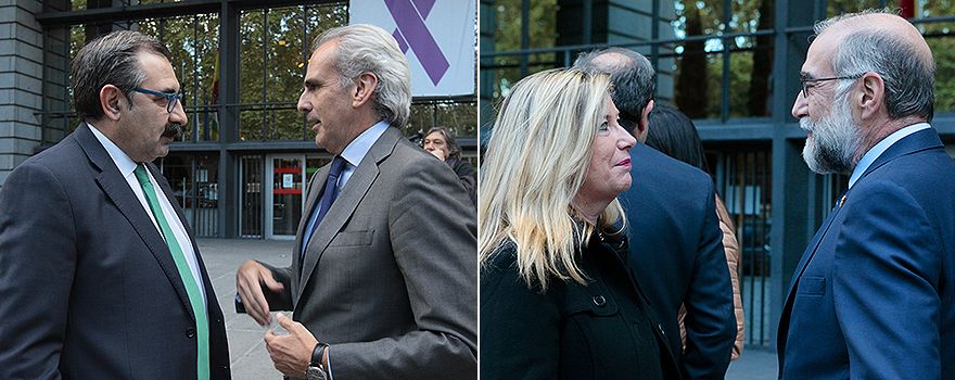 A la izquierda, Jesús Fernández conversa con Enrique Ruiz Escudero, consejeros de Sanidad de Castilla-La Mancha y Madrid, respectivamente. A la derecha, Patricia Gómez y Fernando Domínguez, consejera de Salud de Baleares y consejero de Salud de Navarra. 