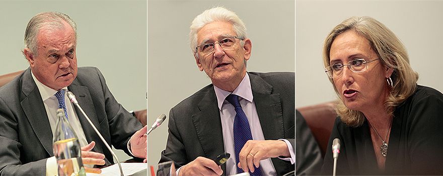 De izquierda a derecha: Carlos González Bosch, presidente de la Comisión de Sanidad de la CEOE; José Ramón Luis Yagüe, director de Comunidades Autónomas de Farmaindustria; y Alicia Wildpret, vicepresidenta de GIRP y tesorera de Cofares. 