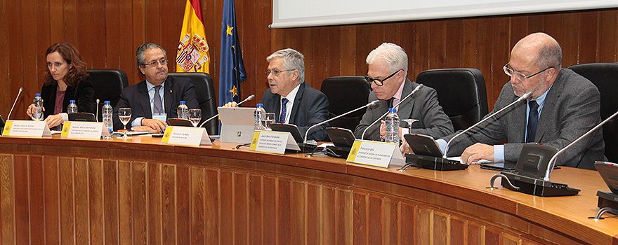 Mónica García, Portavoz de Sanidad de Podemos en la Asamblea de Madrid; Antonio Alarcó, portavoz de Sanidad del PP en el Senado; Fernando Carballo, presidente de Facme; Jesús María Fernández, portavoz de Sanidad del PSOE en el Congreso; Francisco Igea, portavoz de Sanidad de Ciudadanos en el Congreso.