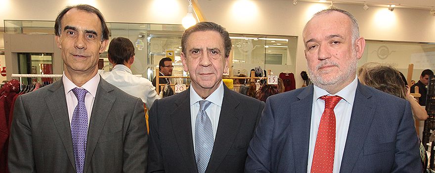 César Antón, exdirector del Imserso y responsable del proyecto sociosanitario de Cofares; Juan Ignacio Güenechea y Martín Pérez Segado.