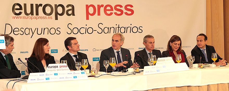 El consejero de Sanidad durante un momento de su intervención en el desayuno informativo.
