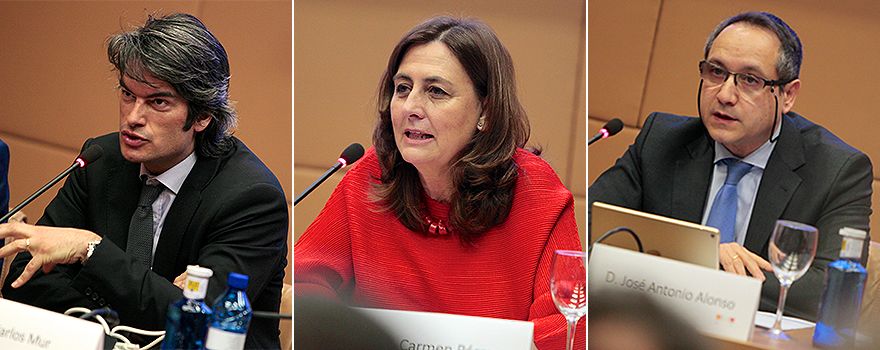 Carlos Mur, vocal de la Junta Directiva de Sedisa y Gerente del Hospital Universitario de Fuenlabrada; Carmen Pérez Canal, coordinadora del foro y Técninco en Función Administrativa de la Dirección General de RRHH del Sermas y José Antonio Alonso, Director General de Sistemas de Información Sanitaria del Sermas.