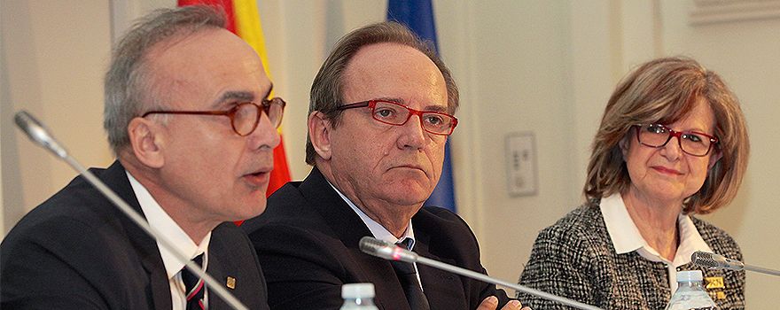 Jesús Fernández, director del Instituto de Salud Carlos III; José Javier Castrodeza, secretario general de Sanidad; Doris Grinspun, directora ejecutiva de la Registered Nurses’ Association of Ontario.