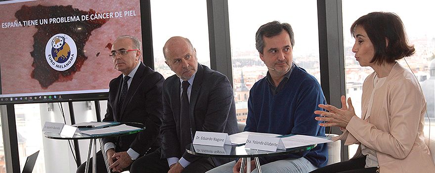 Agustín Buendía, coordinador general de la Campaña Melanoma 2018; Pedro Jaén, presidente; Eduardo Nagore, coordinador en Europa de la Campaña Euromelanoma 2018 y Yolanda Gilaberte, coordinadora de coordinadores regionales de la campaña.