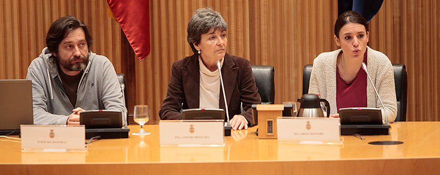 Rafael Mayoral, secretario de Relación con la Sociedad Civil y Movimientos,  Sociales; Amparo Botejara, portavoz de la Comisión de Sanidad y Servicios Sociales; Irene Montero, portavoz de Podemos en el Congreso de los Diputados.