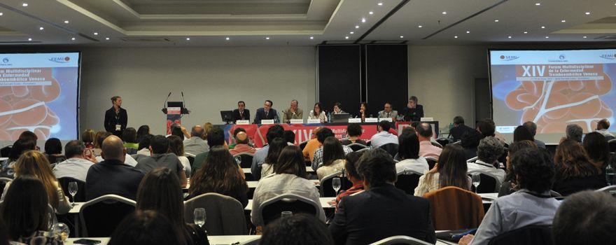 Un momento de la mesa sobre embolia pulmonar celebrada en el Hotel Barceló Sants.