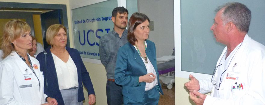 Beatriz Massa, gerente del Hospital Sant Joan; Encarna Llinares, senadora del PSOE por Alicante; Carmen Montón, consejera de Sanidad, y Javier Agulló, coordinador del Servicio de Anestesiología, Reanimación y Terapéutica del Dolor del Hospital Sant Joan.