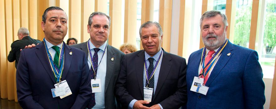 Óscar Castro, presidente del Consejo General de Dentistas; Jesús Aguilar, presidente del Consejo General de Farmacéuticos; Bartolomé Beltrán, consejero de AMA; y Luciano Vidan, consejero de AMA.