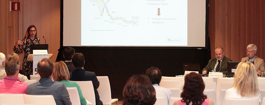 Zoraida Verde durante su exposición: 'Tabaco y envejecimiento: longitud de los telómeros.'