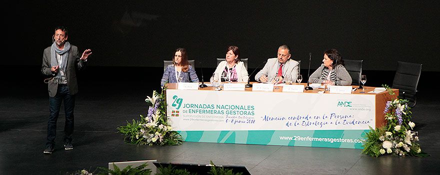 Aspecto de la sala en un momento de las ponencias.