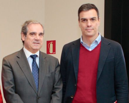 Jesús Aguilar y Pedro Sánchez, nuevo presidente del Gobierno. 