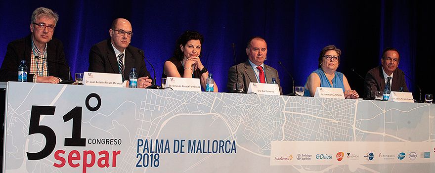 Un momento de la sesión: Lo mejor del año en bronquiectasias, trasplante pulmonar epid y tabaquismo, compuesta por: Juan Antonio Riesco,  Orlando Acosta, Eva Polverino, Antonio Román, Estrella Fernández y Andrés Varela.