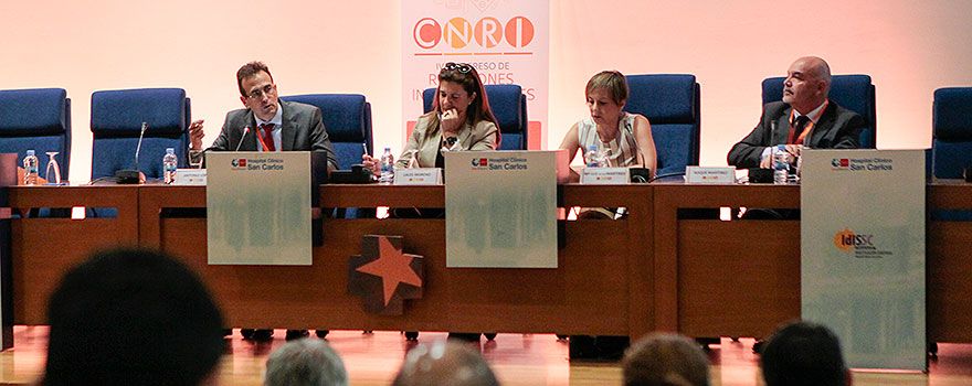 Antonio López, subdirector general de Farmacia de Navarra; Lales Moreno, del Comité Organizador del IV CNRI; María Luz de los Mártires, gerente de Atención Especializada del Servicio Madrileño de Salud (Sermas), y Roque Martínez, director general de Asistencia Sanitaria de Murcia.