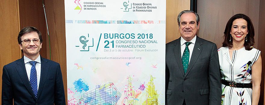 Miguel Ángel López Abechuco, presidente del Colegio de Farmacéuticos de Burgos; Jesús Aguilar, presidente del Consejo General de Farmacéuticos(CGCOF); Raquel Martínez, secretaria general del CGCOF.