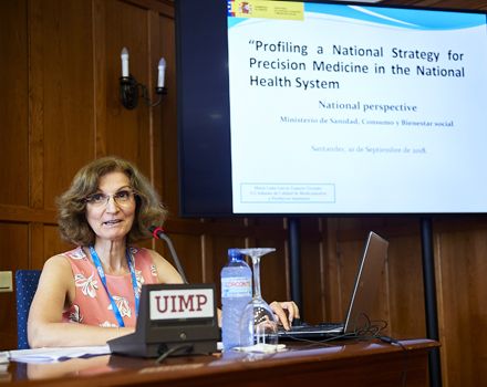 María Luisa García-Vaquero expone en qué momento se encuentra la implantación de terapias CART en el SNS.