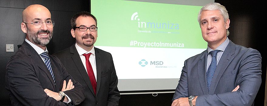 Ignacio Salamanca, coordinador de la Unidad de Estudios e Investigación del Instituto Hispalense de Pediatría; Roi Piñeiro, jefe de Servicio de Pediatría del Hospital de Villalba; y Joaquín Mateos, director médico de MSD.