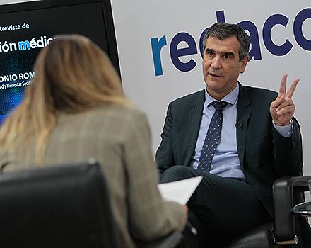 Román asegura que faltan profesionales sanitarios. 