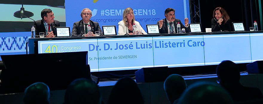 De izquierda a derecha: Fernando García Romanos, presidente del comité organizador; Serafín Romero, presidente de la OMC; Patricia Gómez Picard; José Luis Llisterri, y Ana Moyá, presidenta del comité científico del congreso.