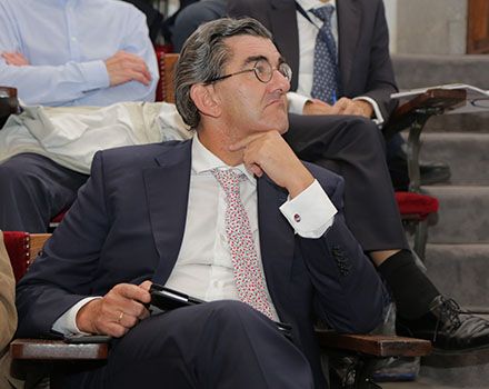 Juan Abarca Cidón, durante la tertulia médico-juridica de Promede. 